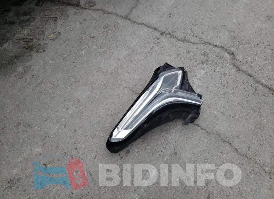 1GYKNFRS1JZ115912 Photo# 13