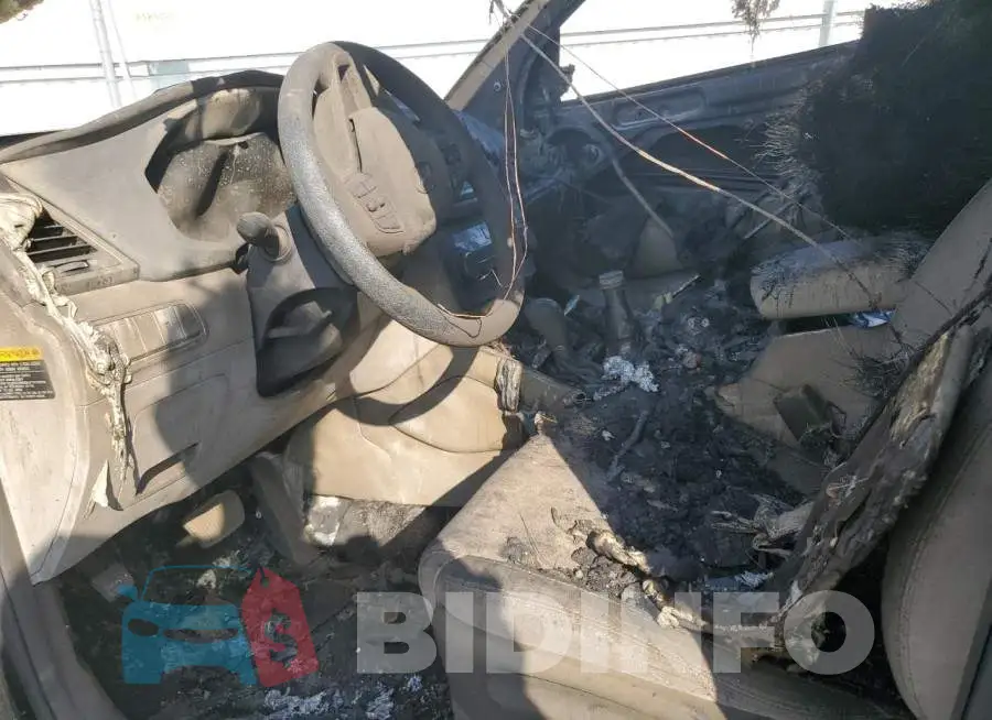 KM8J2CA44JU700160 Photo# 7