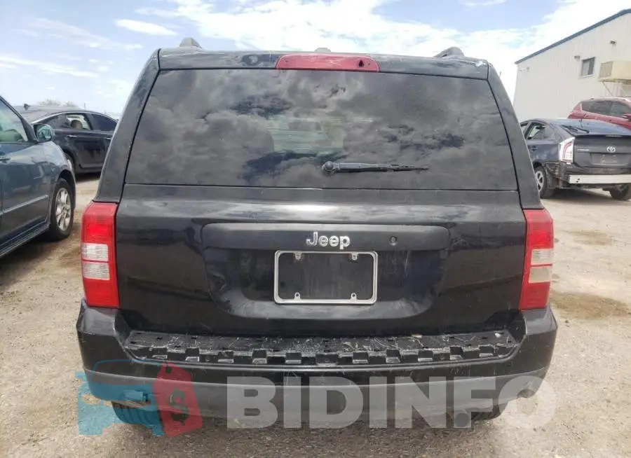 1C4NJPBB4GD698299 Photo# 6