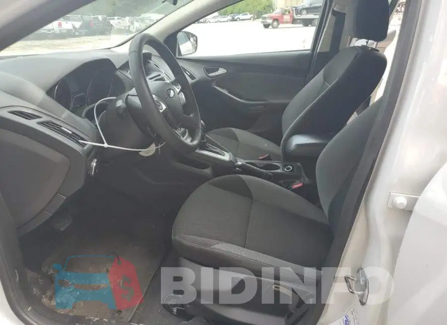 1FADP3F2XEL378104 Photo# 7