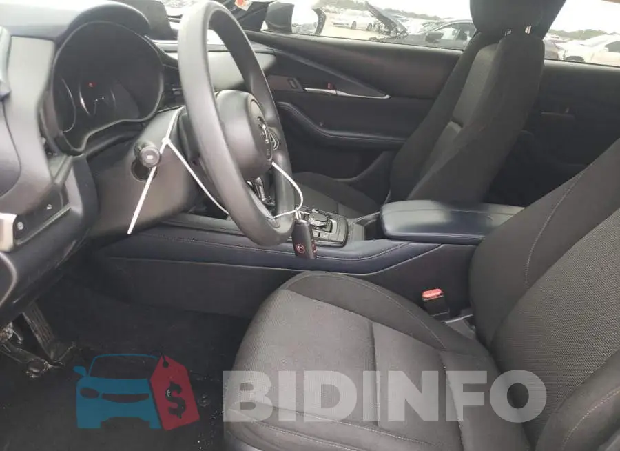 3MVDMBBL9LM109887 Photo# 7