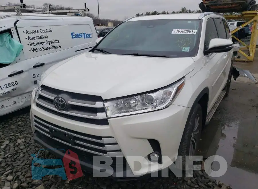 5TDJZRFH2JS853543 Photo# 2