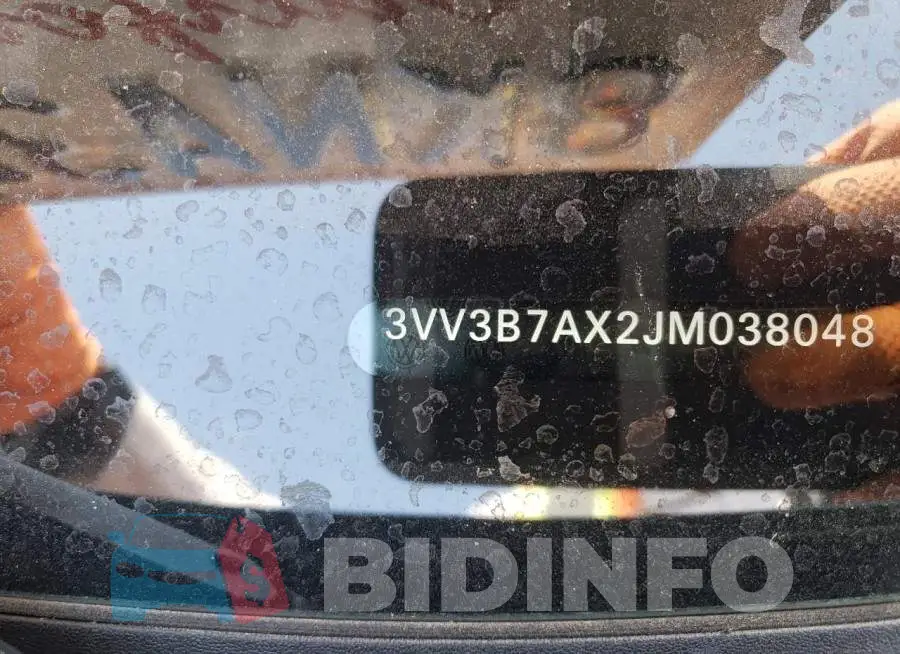 3VV3B7AX2JM038048 Photo# 14