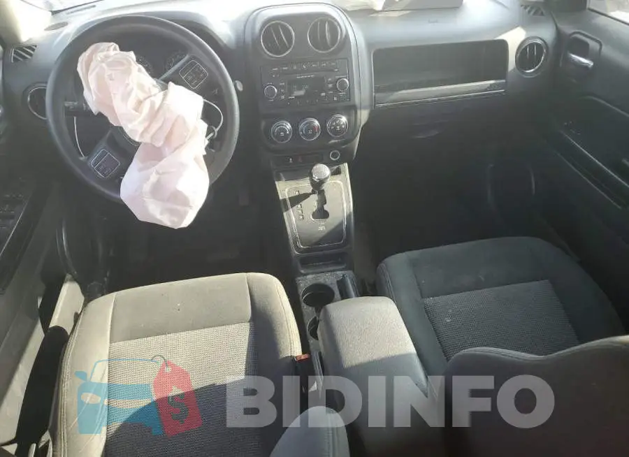 1C4NJPBB4HD186236 Photo# 8