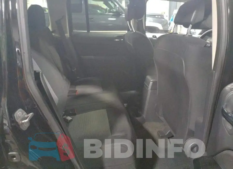 1C4NJRBB6ED753702 Photo# 11