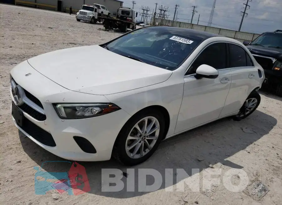 W1K3G4EB3MJ288323 Photo# 1