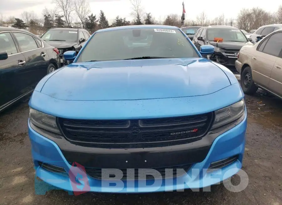 2C3CDXCT4FH827329 Photo# 5