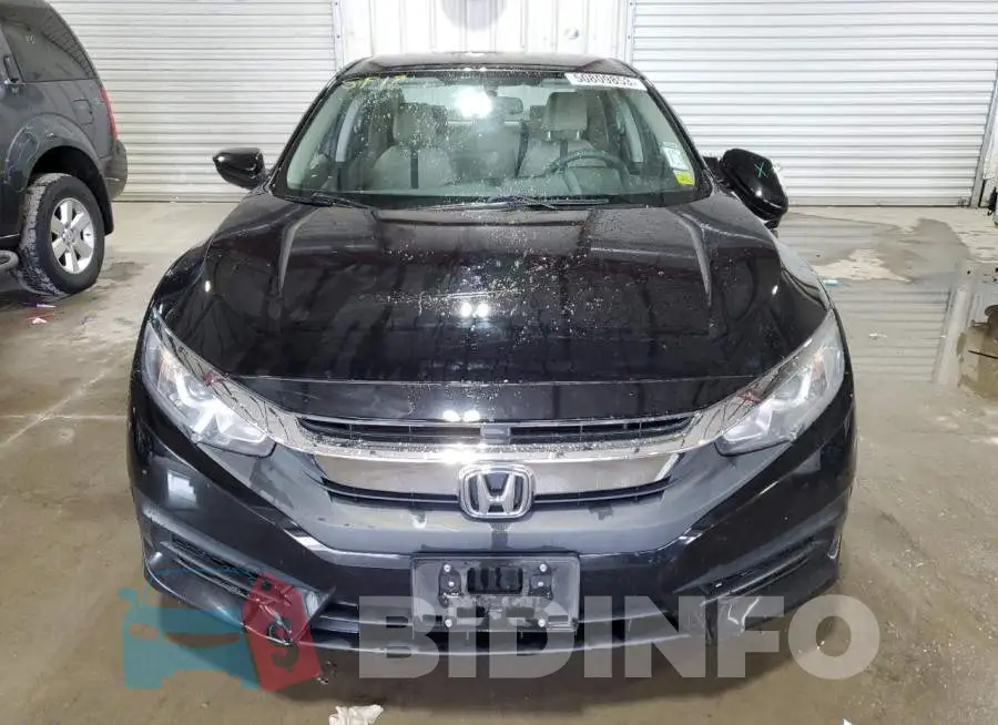 19XFC2F51HE210805 Photo# 5