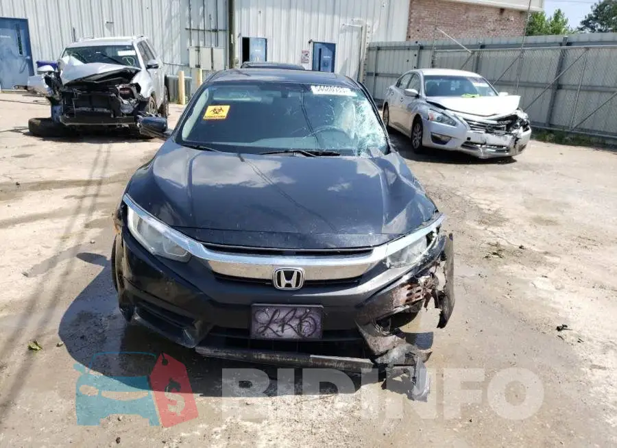 19XFC2F77HE007564 Photo# 5