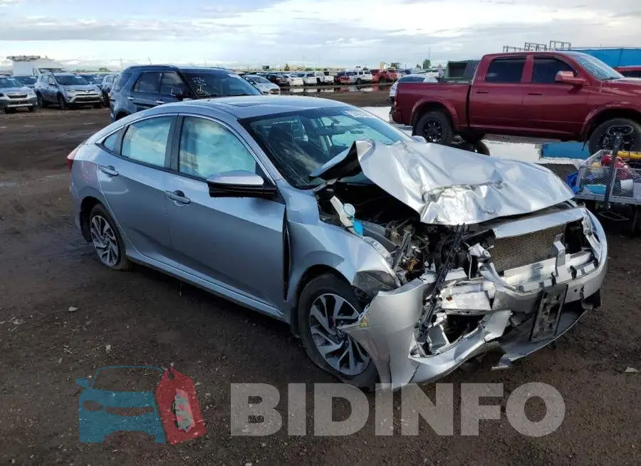 19XFC2F78HE044882 Photo# 4