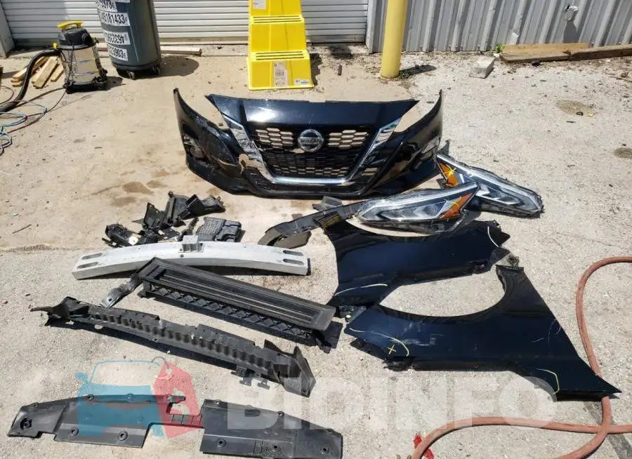 1N4BL4EVXLC240919 Photo# 12