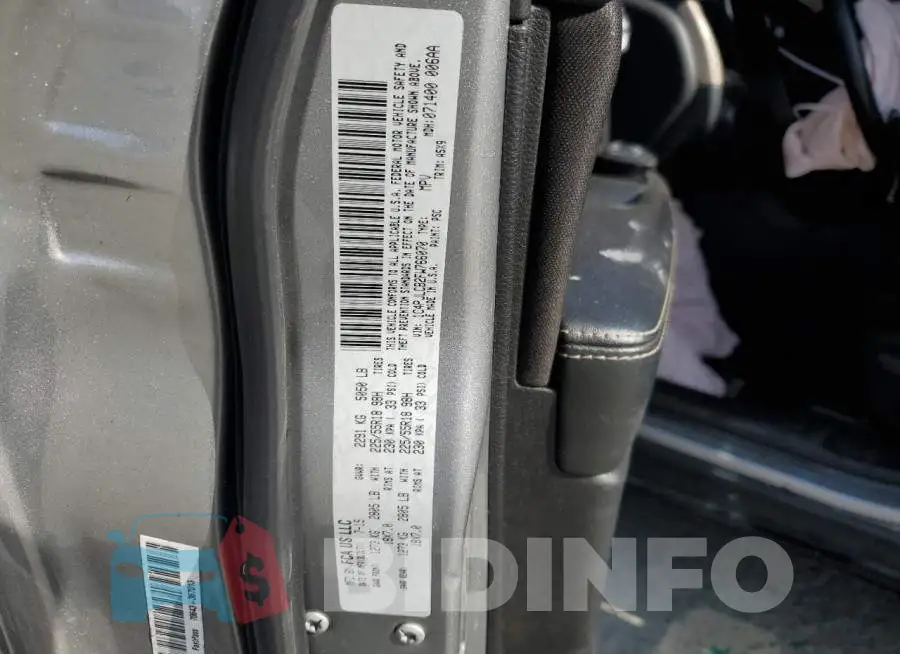 1C4PJLCB2FW766070 Photo# 13