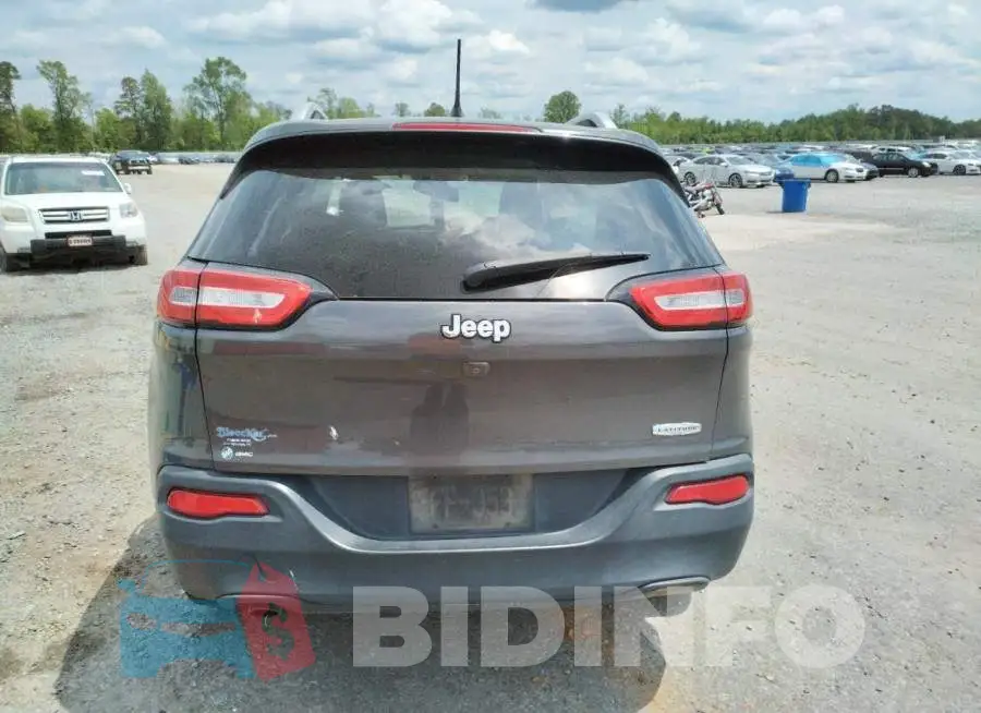 1C4PJLCB9GW303862 Photo# 6