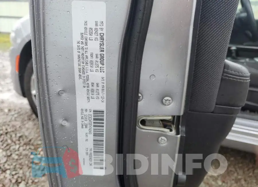 2C3CDXFG5FH742403 Photo# 12
