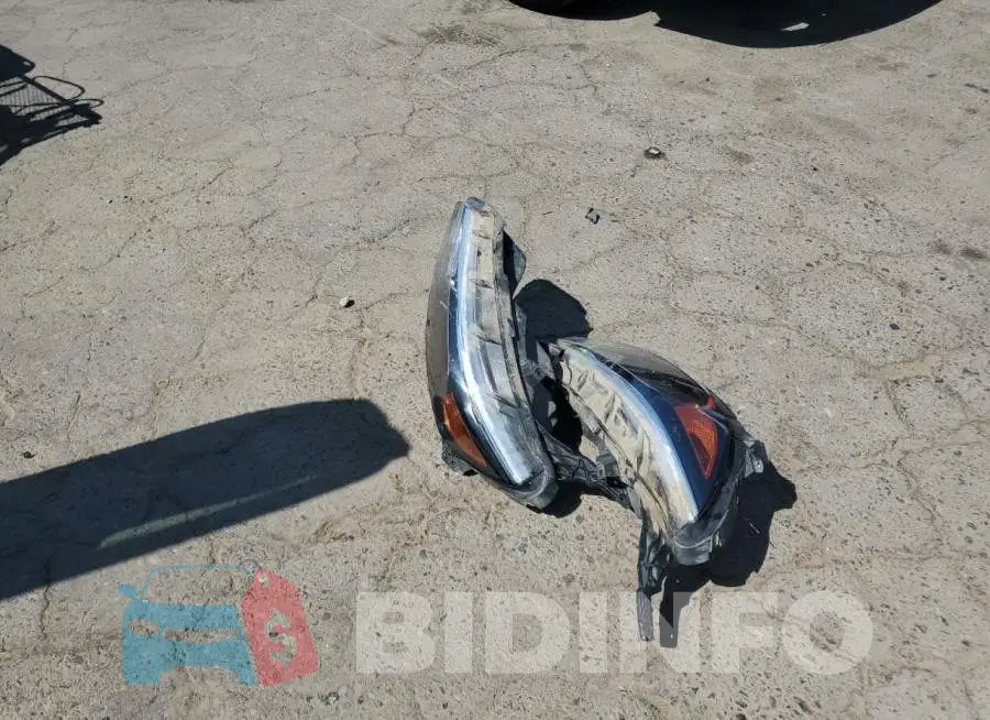 1G1ZD5ST5JF151018 Photo# 12