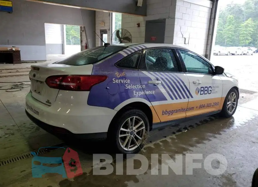 1FADP3F24GL279524 Photo# 3