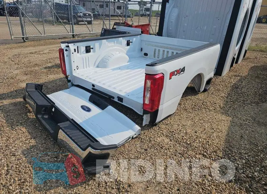 1FT8X3BNXPEC74201 Photo# 4