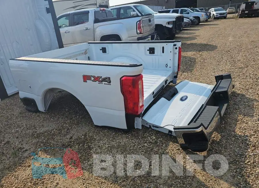 1FT8X3BNXPEC74201 Photo# 3