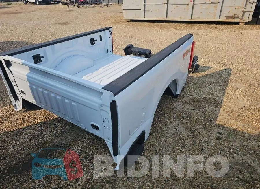 1FT8X3BNXPEC74201 Photo# 2