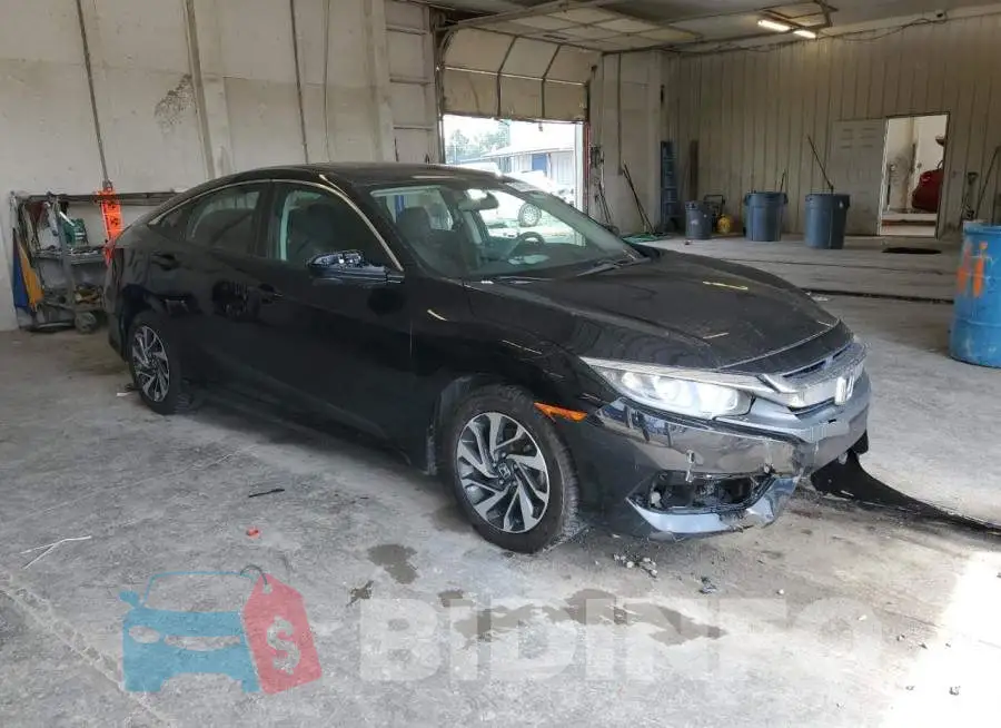 19XFC2F70HE073213 Photo# 4