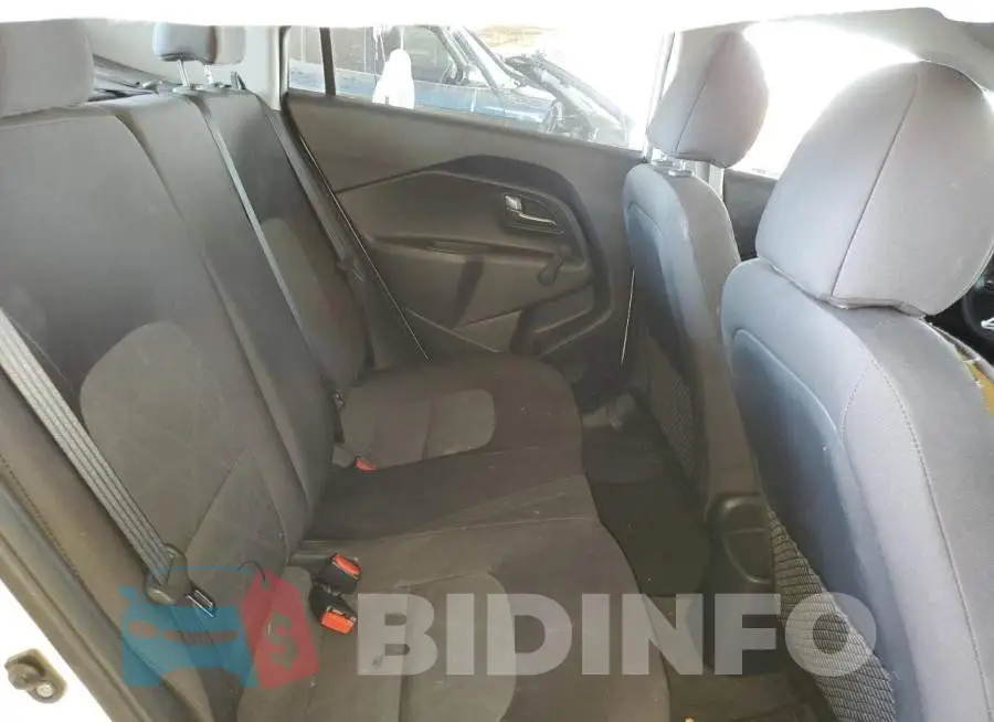 KNADM4A37G6575383 Photo# 10