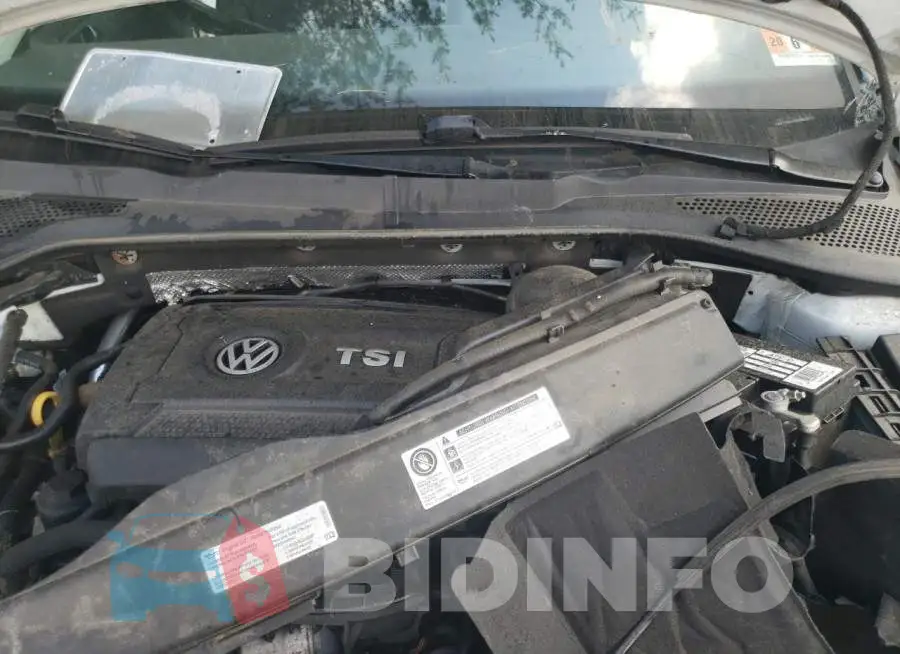 3VW217AU2HM060643 Photo# 11