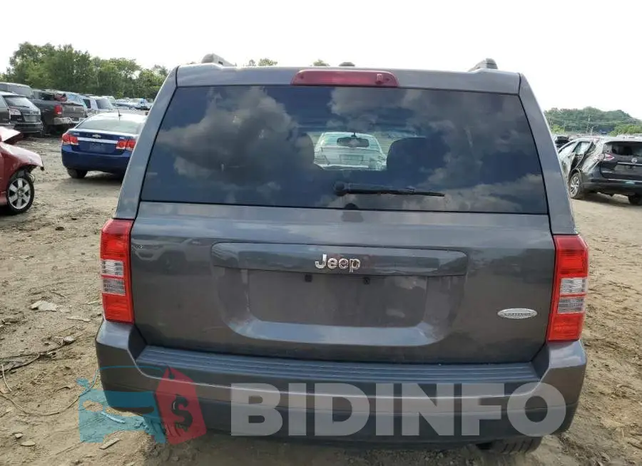 1C4NJPFB3ED890255 Photo# 6