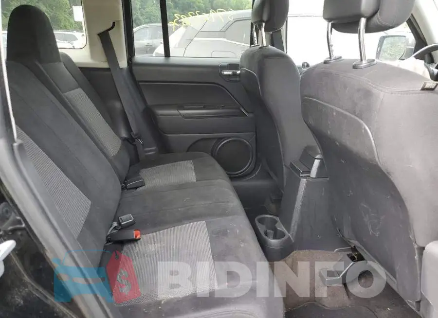 1C4NJRFB3ED792645 Photo# 11