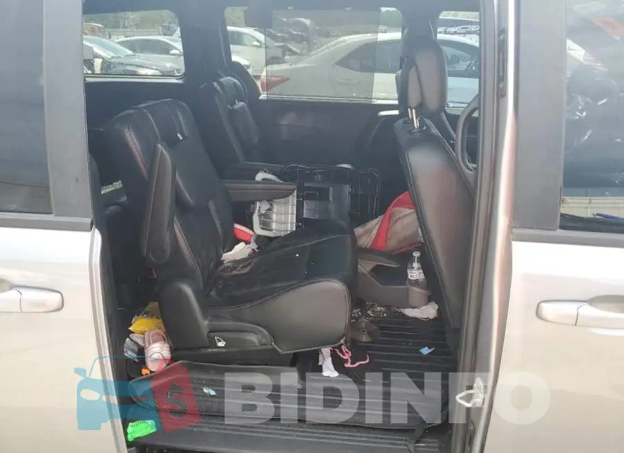 2C4RDGEG1JR140639 Photo# 11