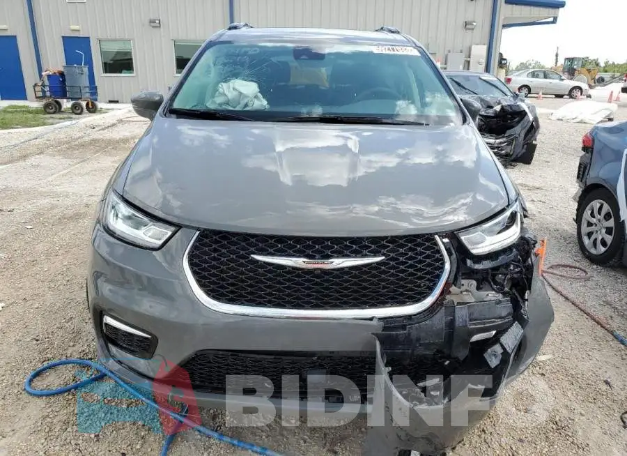 2C4RC1BG3NR217828 Photo# 5