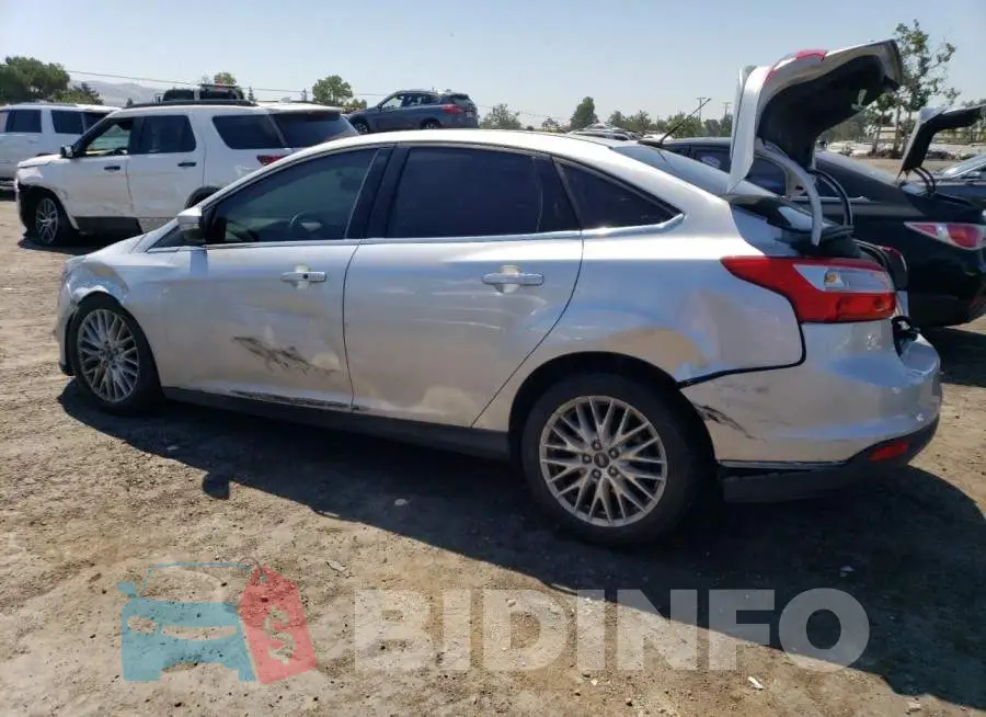 1FADP3J25EL156884 Photo# 2