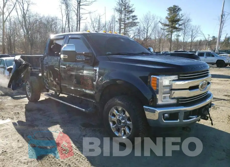 1FT8W3BT2JEC51648 Photo# 4