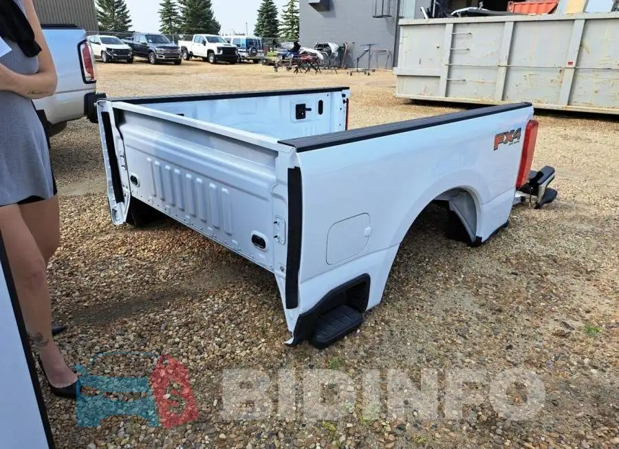1FT8X3BN1PEC74202 Photo# 2