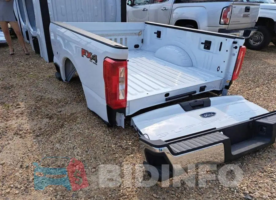1FT8X3BN1PEC74202 Photo# 3