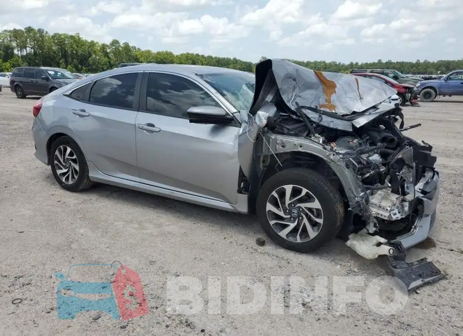 19XFC2F82HE037547 Photo# 4