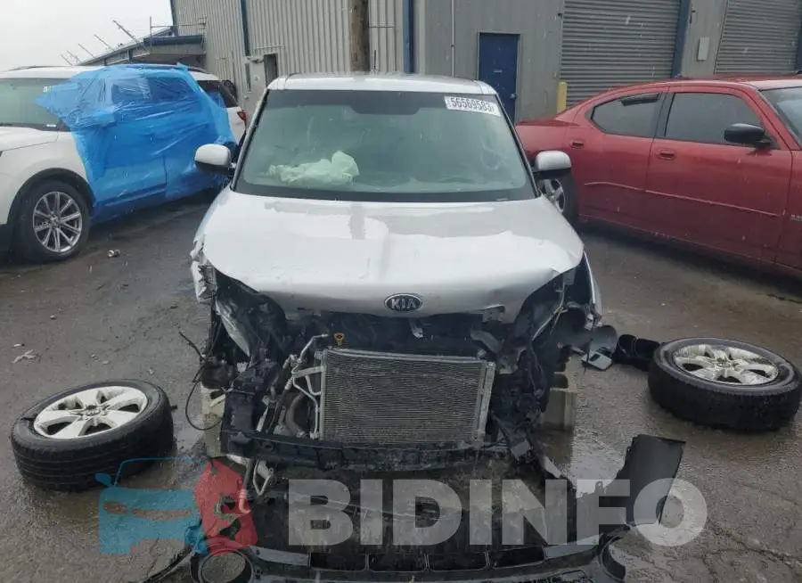 KNDJN2A2XH7413824 Photo# 5