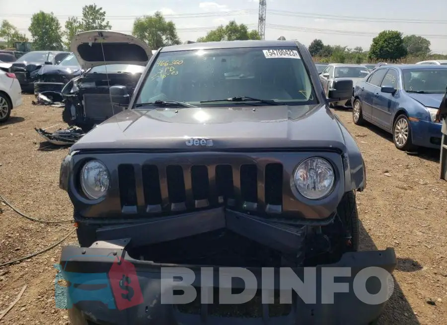 1C4NJPBB5HD158137 Photo# 5