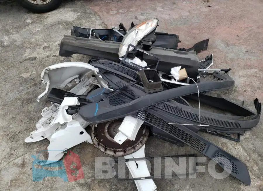 WMEEJ3BA2FK802106 Photo# 12