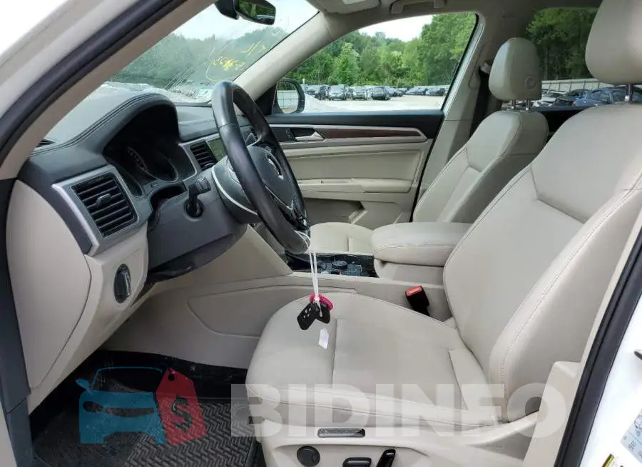 1V2MR2CA5JC550154 Photo# 7