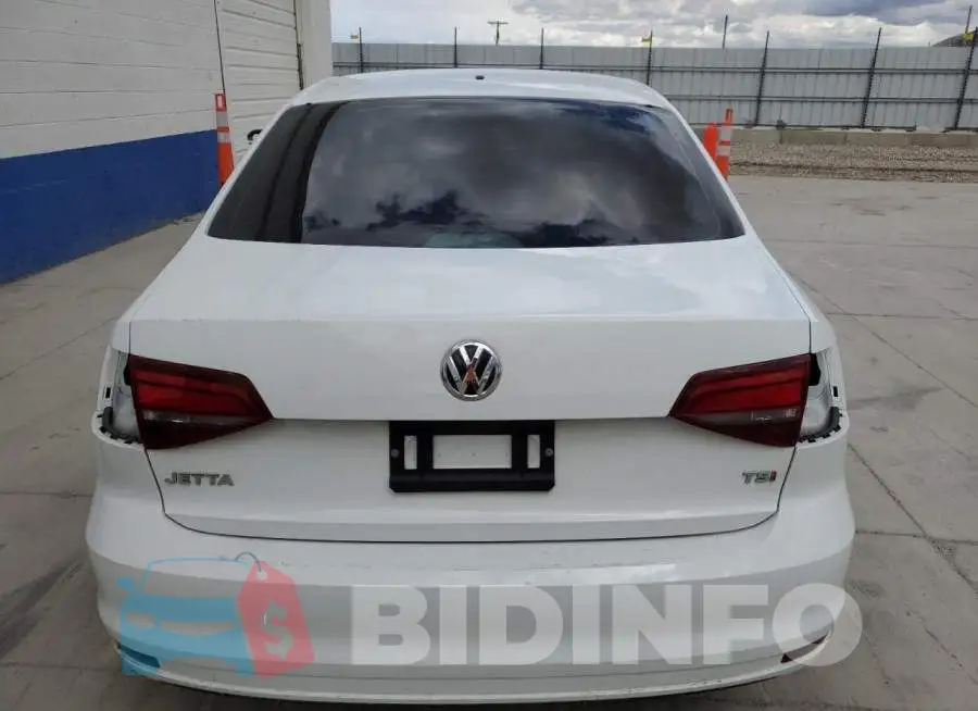 3VW167AJ0HM358840 Photo# 6