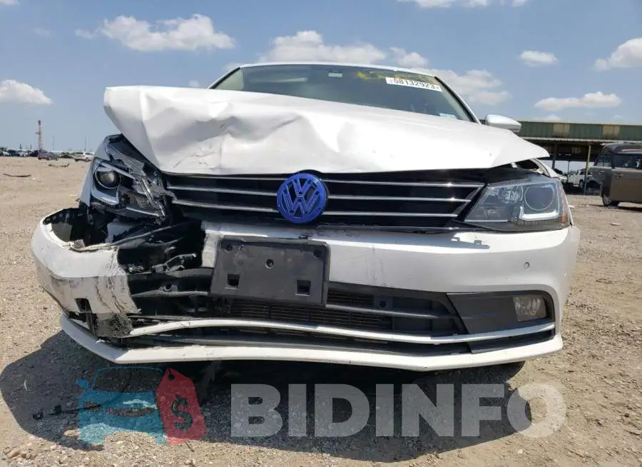 3VW637AJ7GM340865 Photo# 5