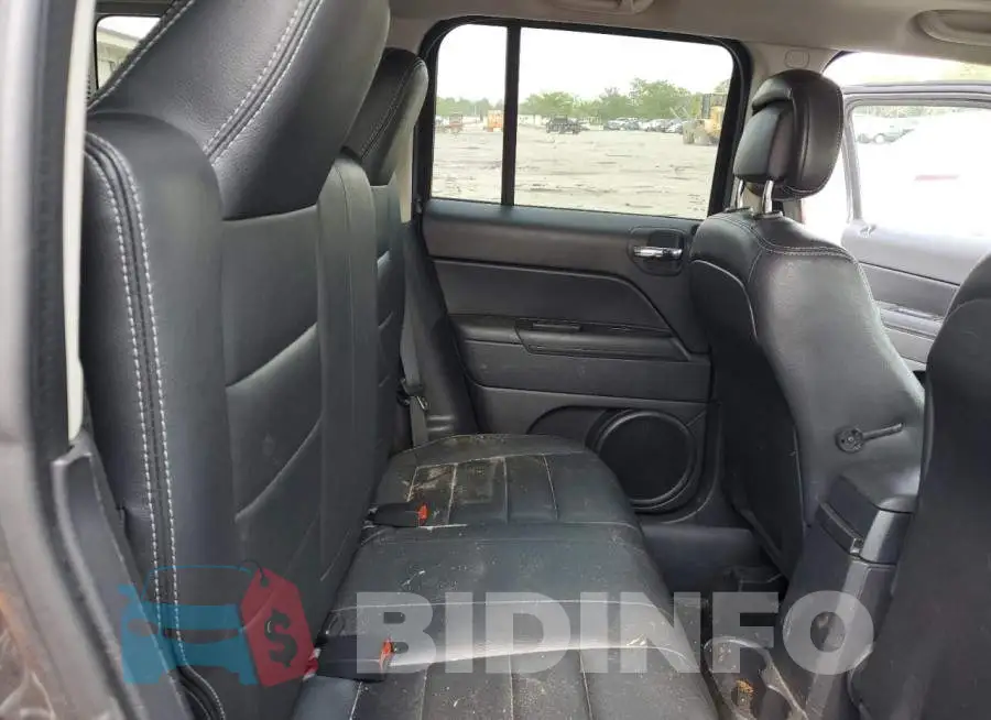 1C4NJRFB2GD523152 Photo# 10