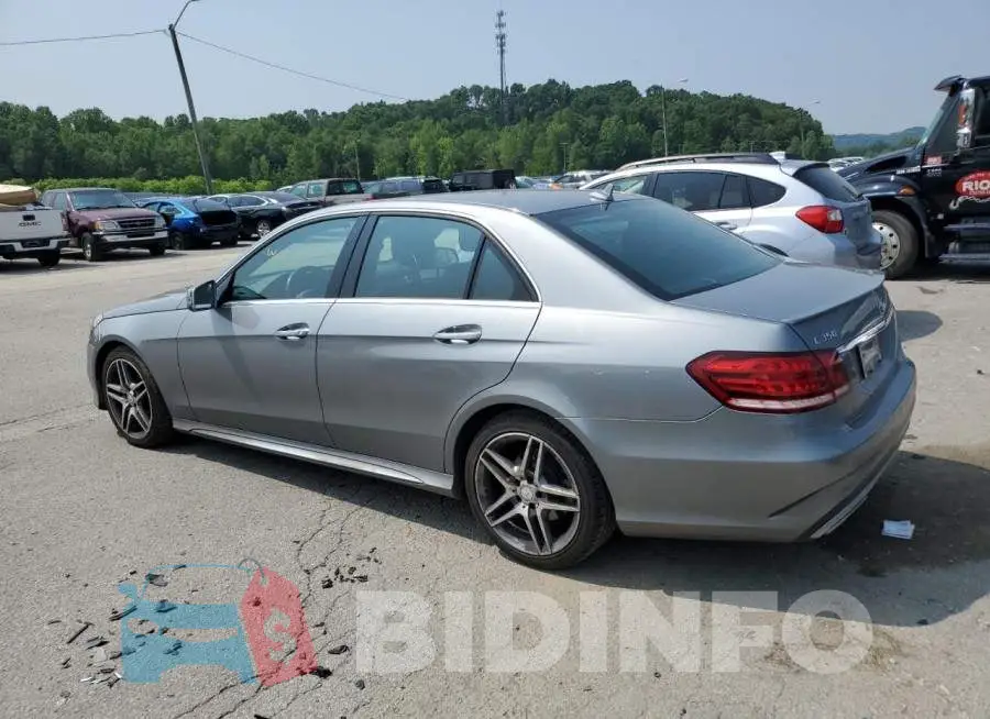 WDDHF8JB3FB122046 Photo# 2