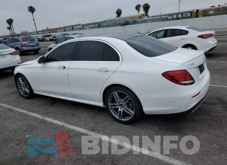 WDDZF4JB5JA350402 Photo# 2