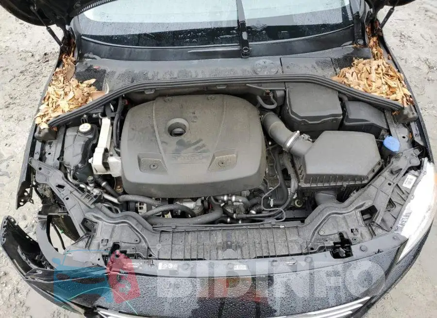YV126MFK4G2391718 Photo# 11