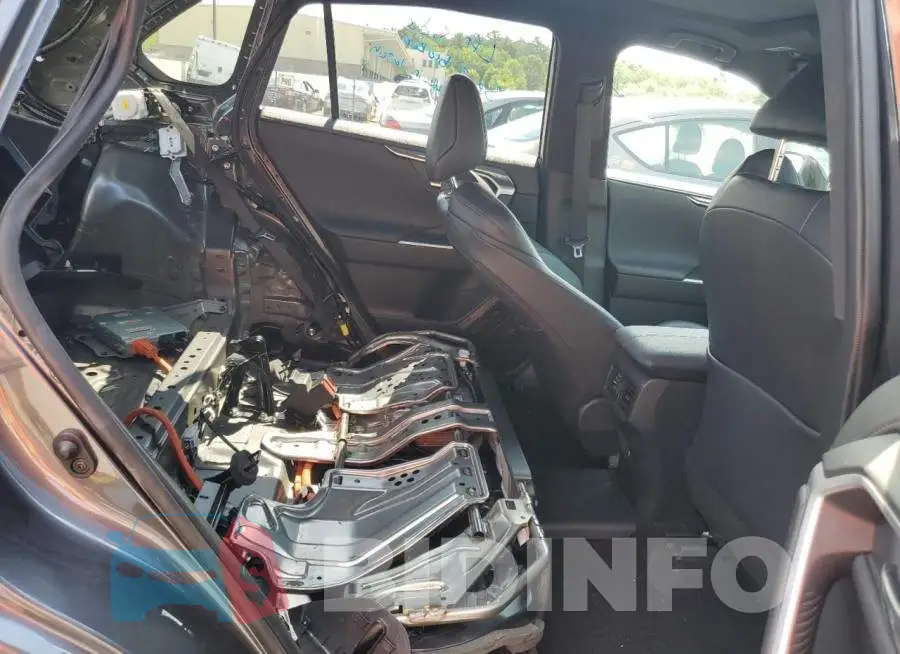 JTMFB3FV2MD015722 Photo# 10