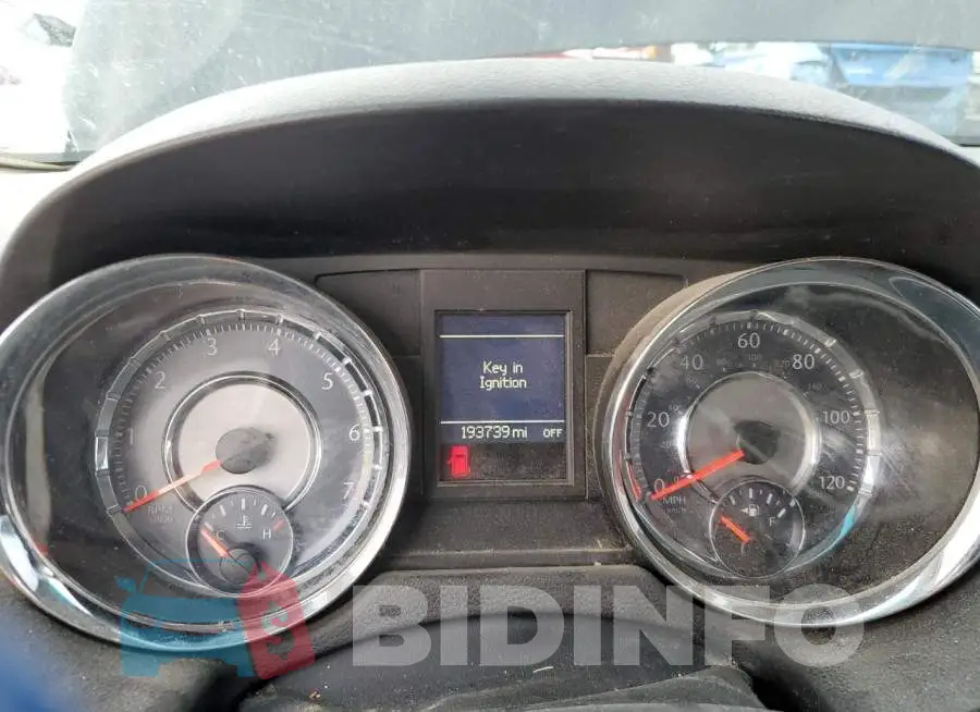 2C4RC1BGXFR608704 Photo# 9