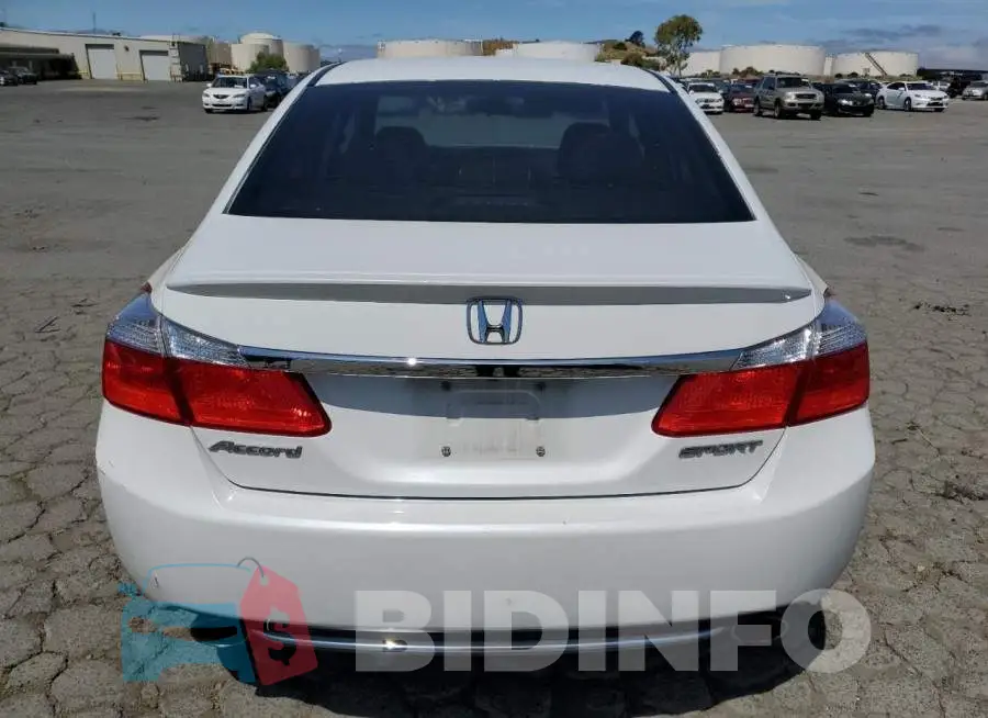 1HGCR2F55EA125452 Photo# 6