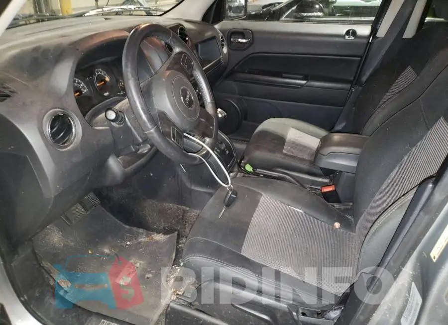 1C4NJPFB2FD186193 Photo# 7