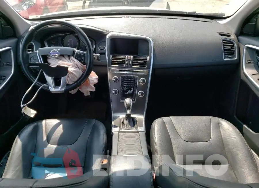 YV4902RK2G2778481 Photo# 8
